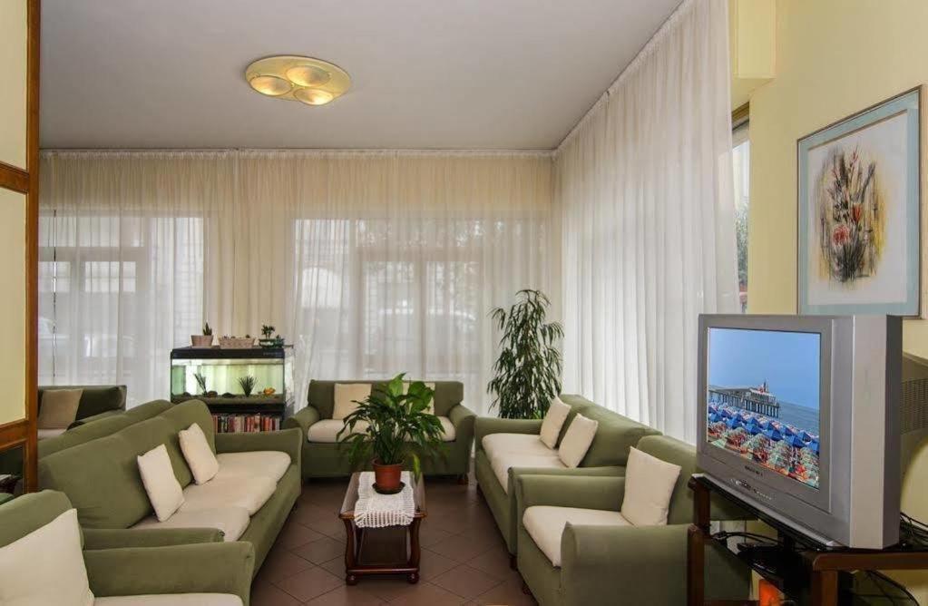 Hotel Stella D'Italia Viareggio Esterno foto