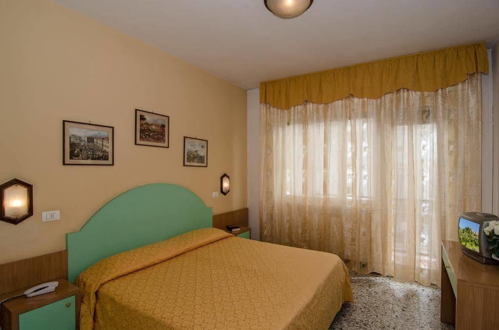 Hotel Stella D'Italia Viareggio Esterno foto