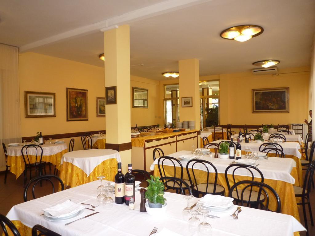 Hotel Stella D'Italia Viareggio Esterno foto
